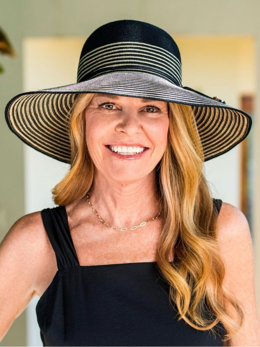 Wallaroo Marseille Black Natural Wide Brim UPF 50+ Packable Sun Hat